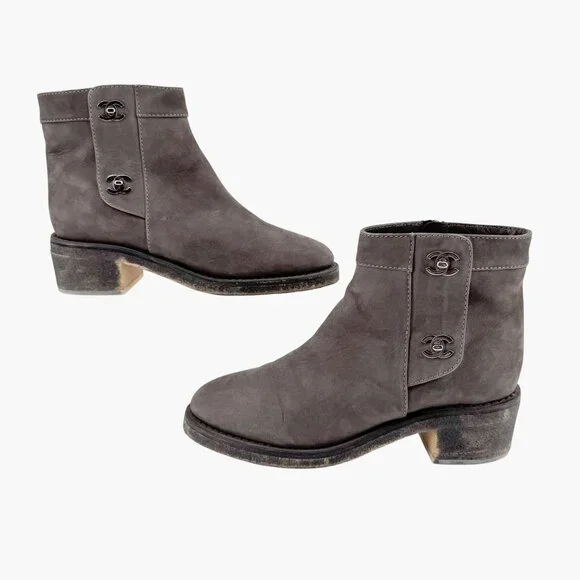 Chanel Turnlock CC Ankle Boots EU 39 US 8-8.5 Gray Suede Low Block Heel Bootie